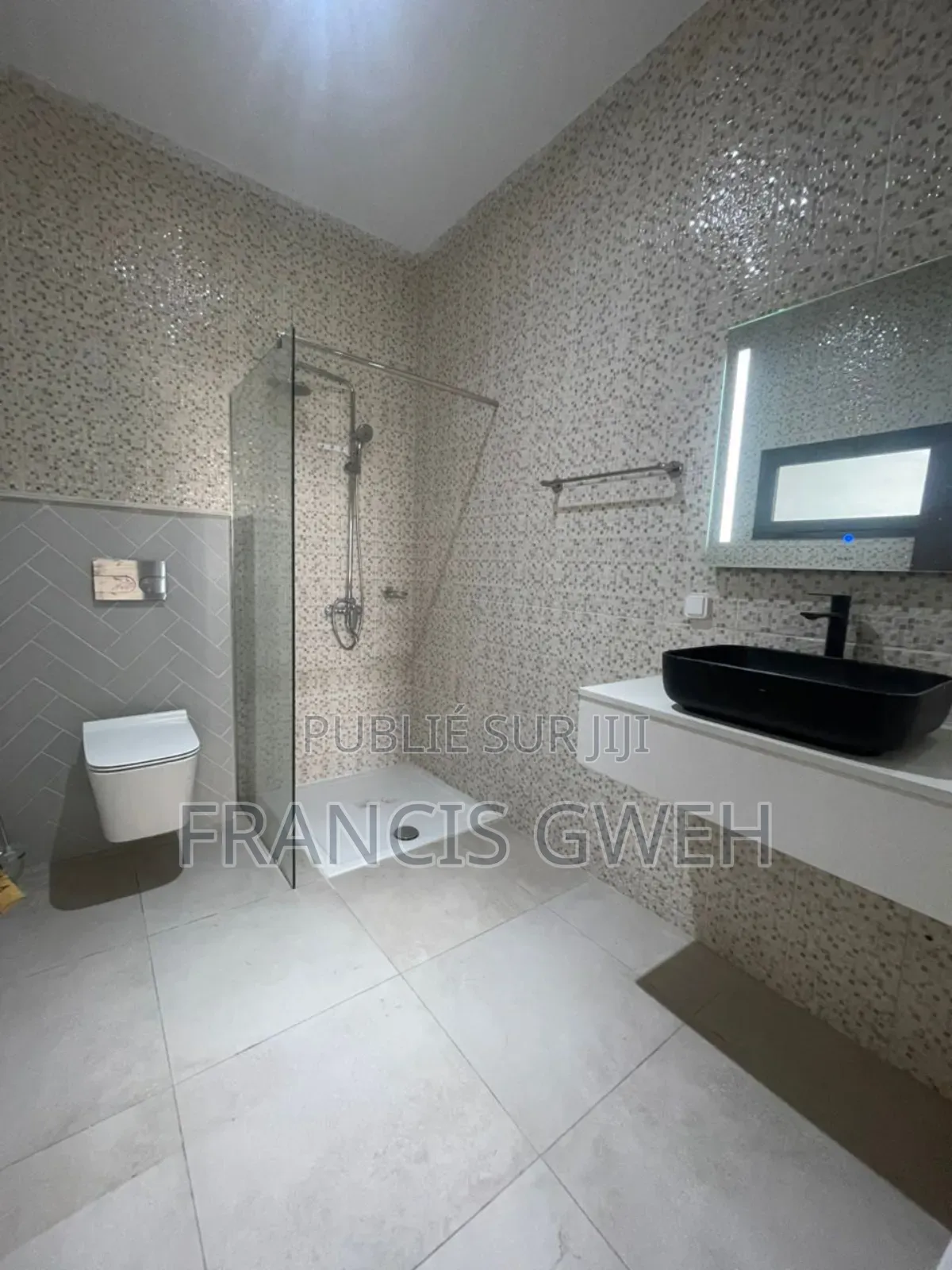 4chbre Duplex dans Francis Gweh, Cocody à Louer