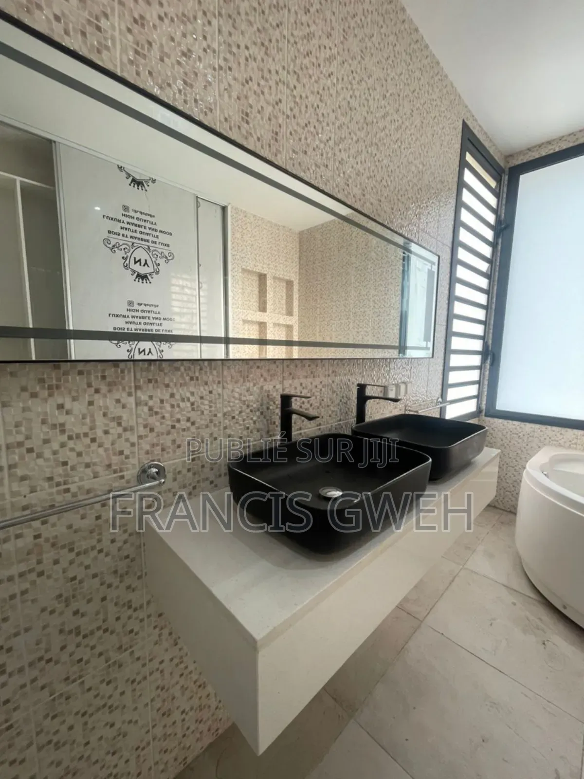 4chbre Duplex dans Francis Gweh, Cocody à Louer