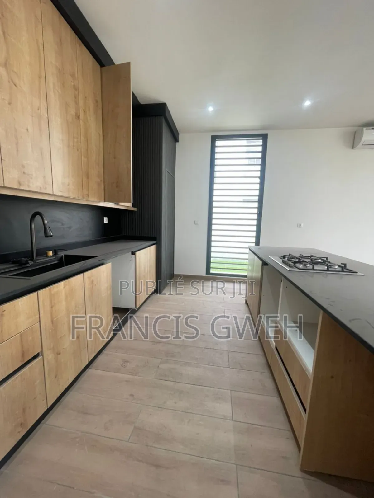 4chbre Duplex dans Francis Gweh, Cocody à Louer