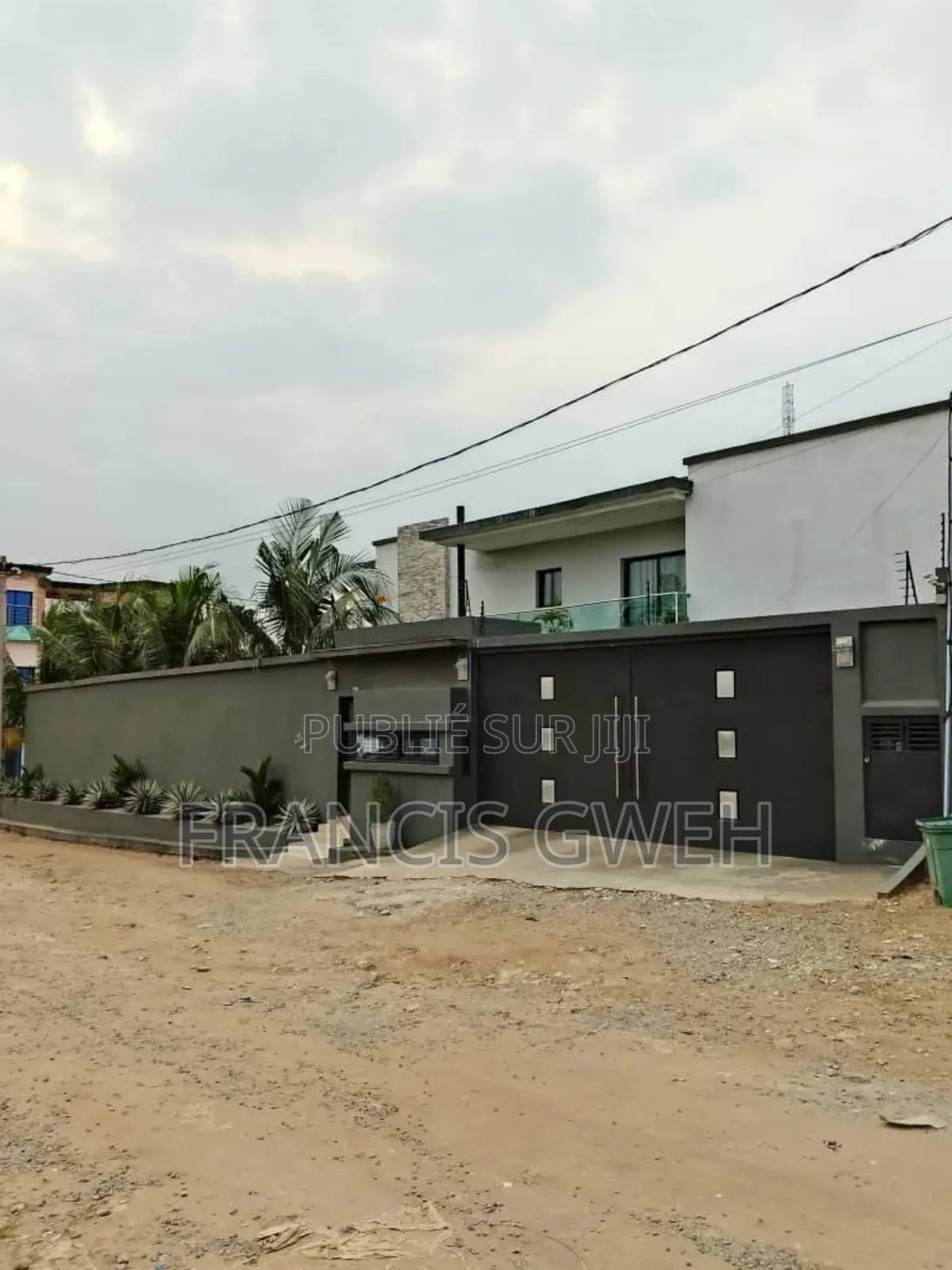 6chbre Duplex dans Francis Gweh, Cocody à Vendre