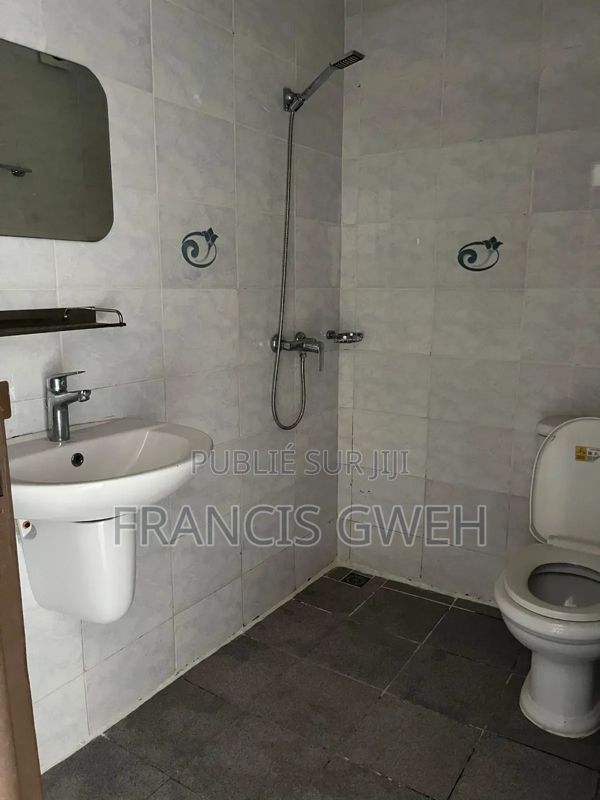 2chbre Appartement dans Francis Gweh, Cocody à Louer