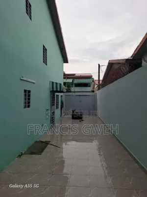 3chbre Villa dans Francis Gweh, Cocody à Louer