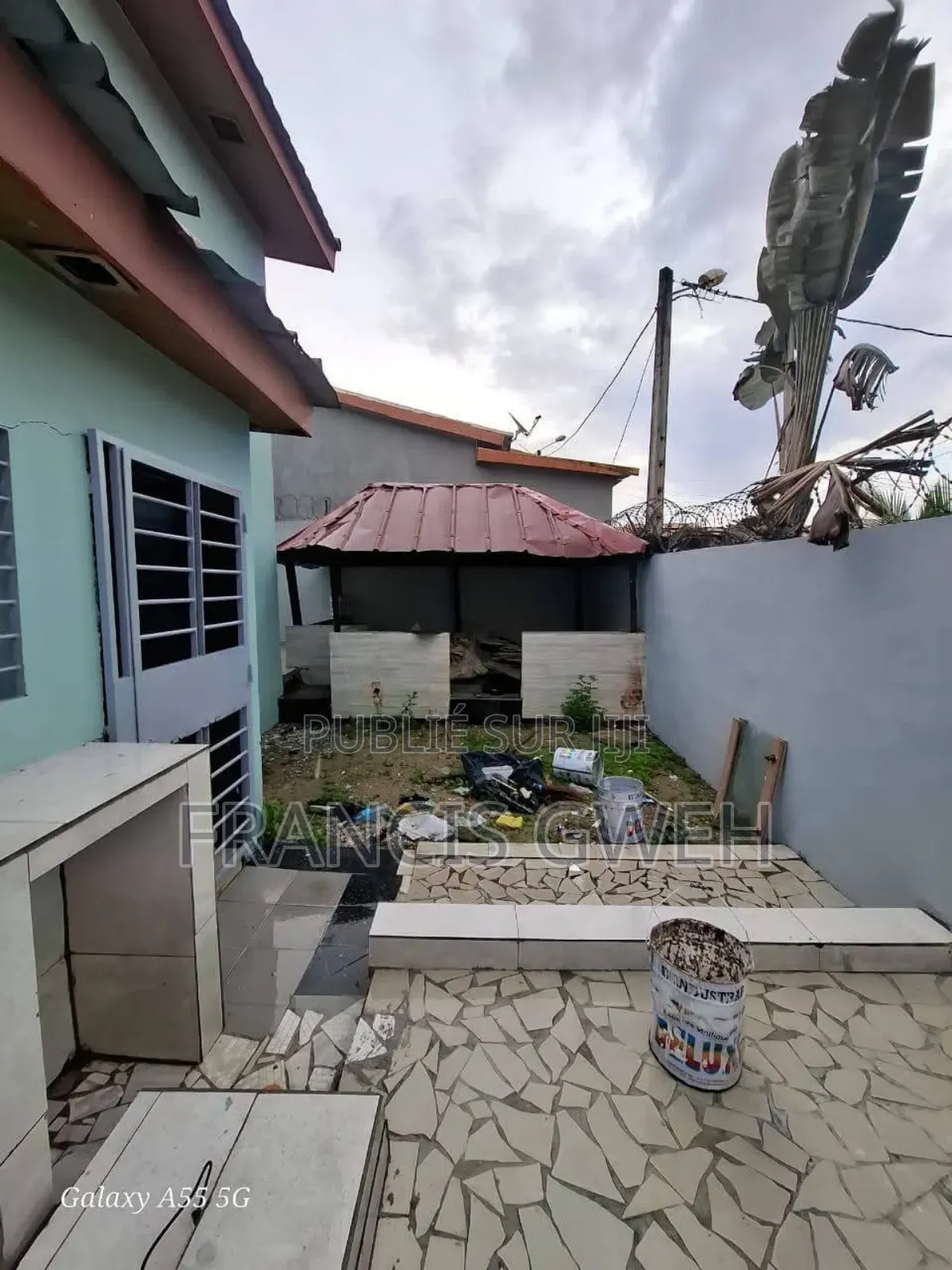 3chbre Villa dans Francis Gweh, Cocody à Louer