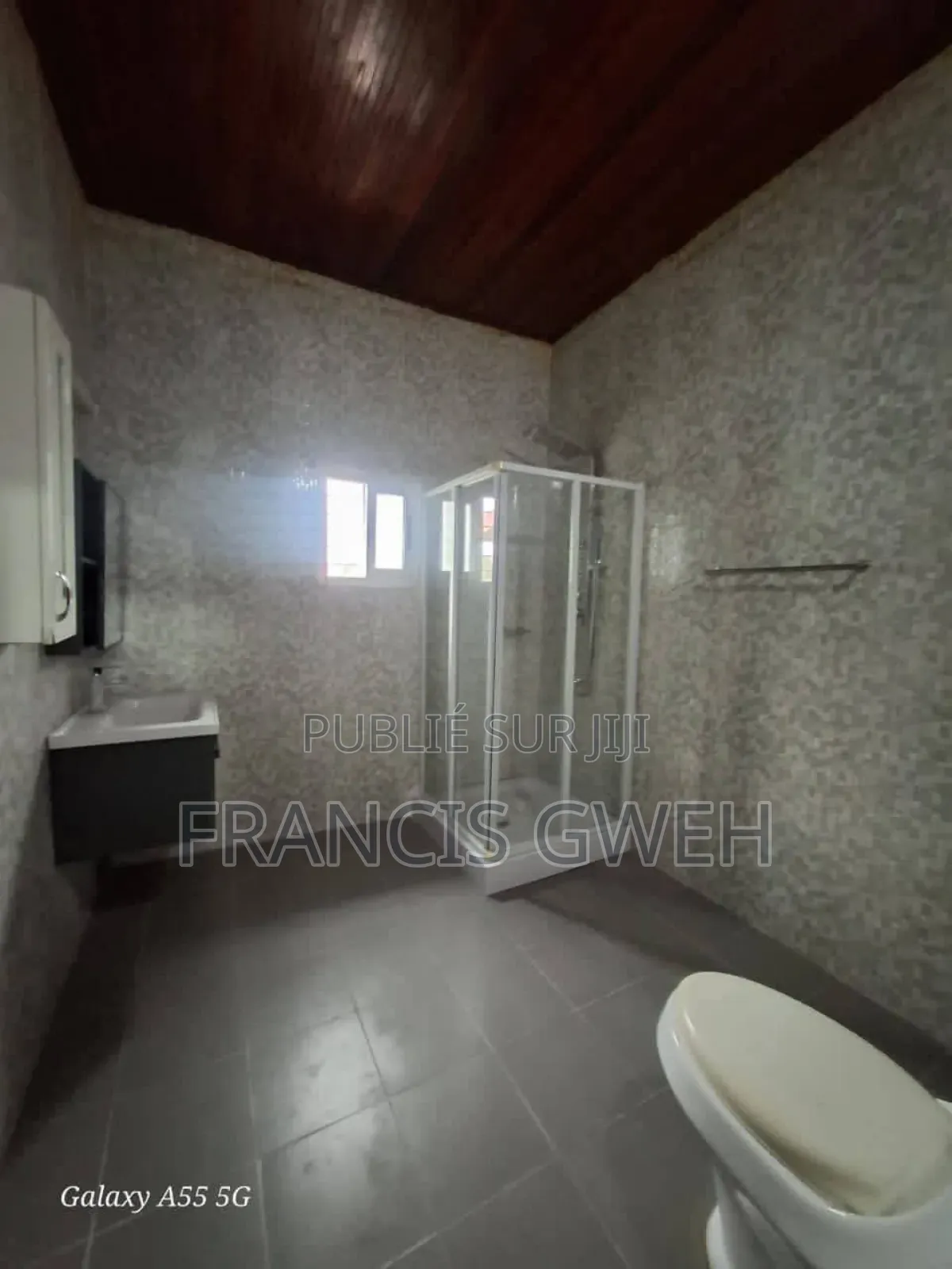 3chbre Villa dans Francis Gweh, Cocody à Louer