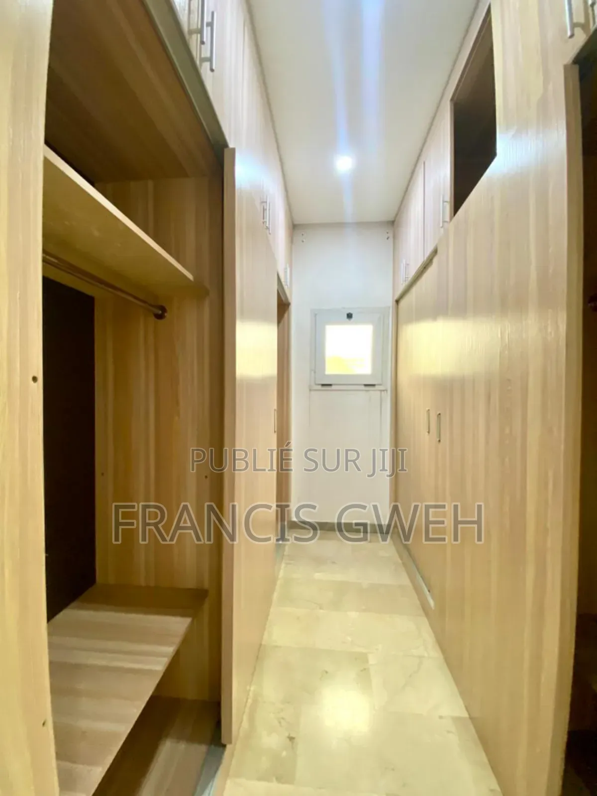 2chbre Appartement dans Francis Gweh, Cocody à Louer