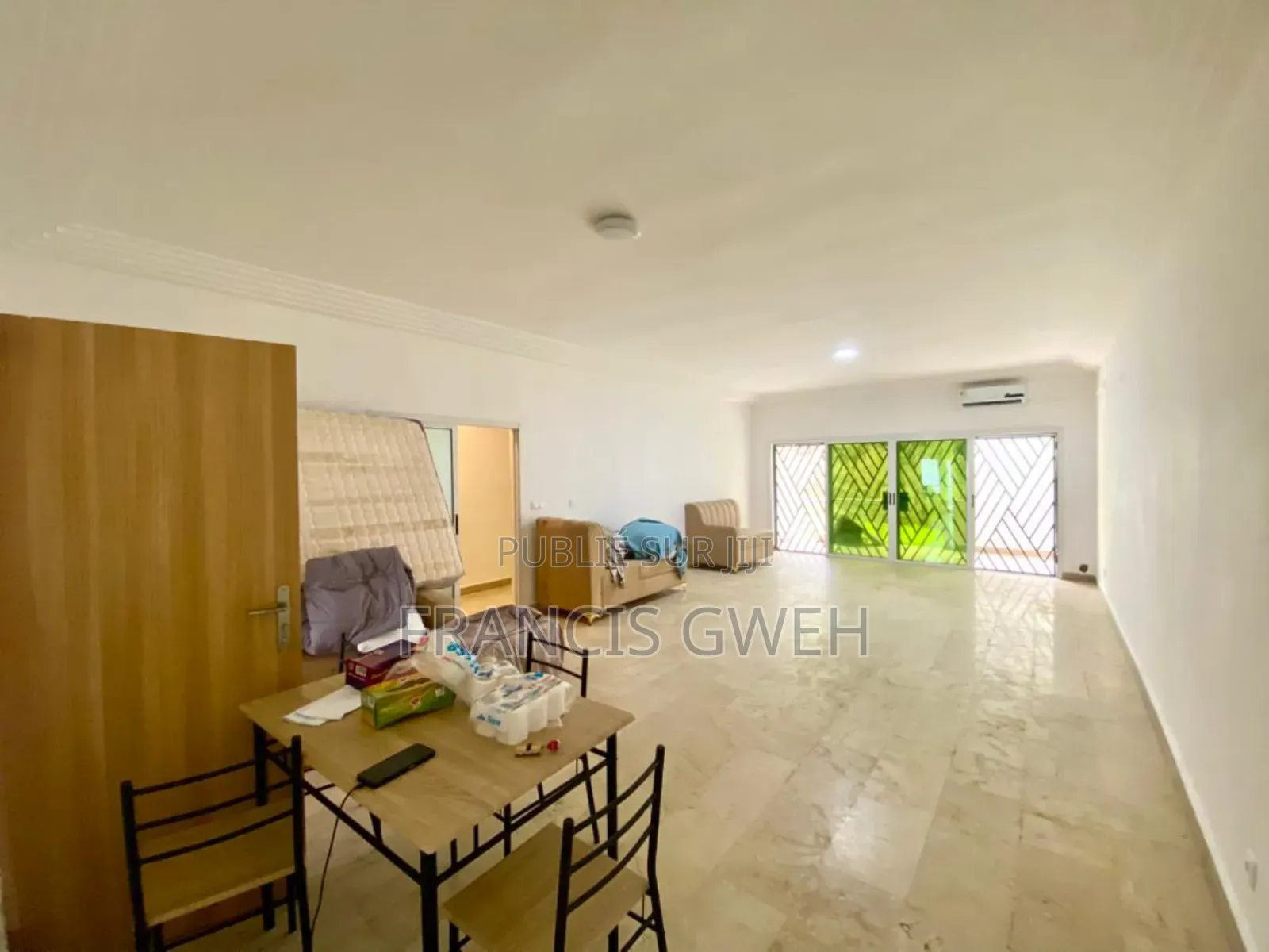 2chbre Appartement dans Francis Gweh, Cocody à Louer