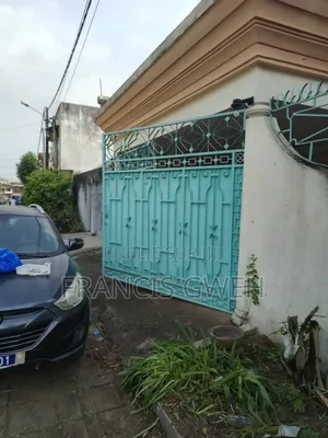 5chbre Duplex dans Francis Gweh, Cocody à Louer