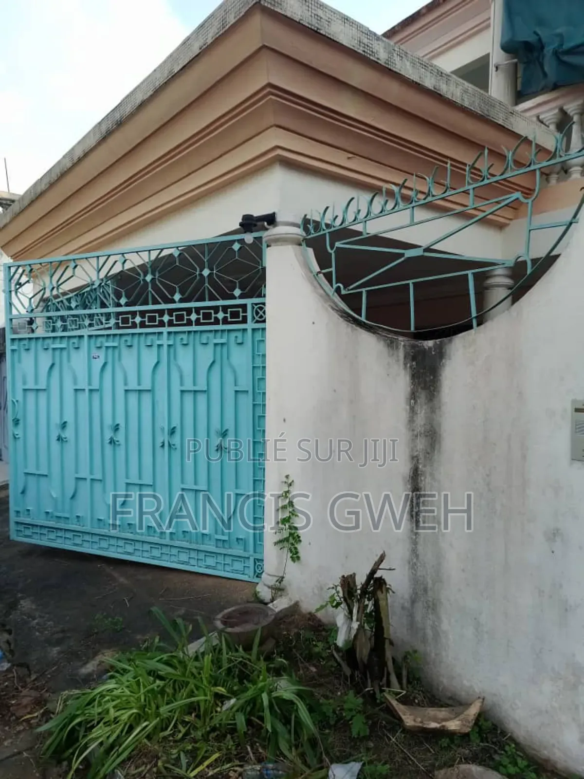 5chbre Duplex dans Francis Gweh, Cocody à Louer