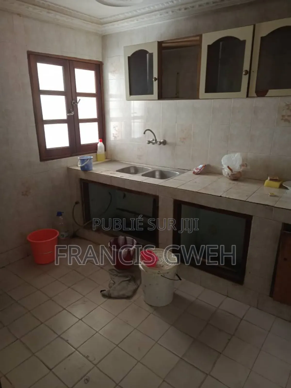 5chbre Duplex dans Francis Gweh, Cocody à Louer