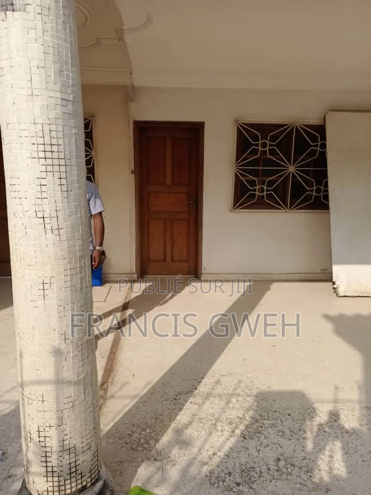 5chbre Duplex dans Francis Gweh, Cocody à Louer