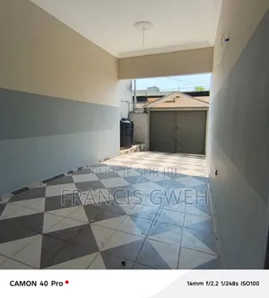 4chbre Duplex dans Francis Gweh, Cocody à Louer