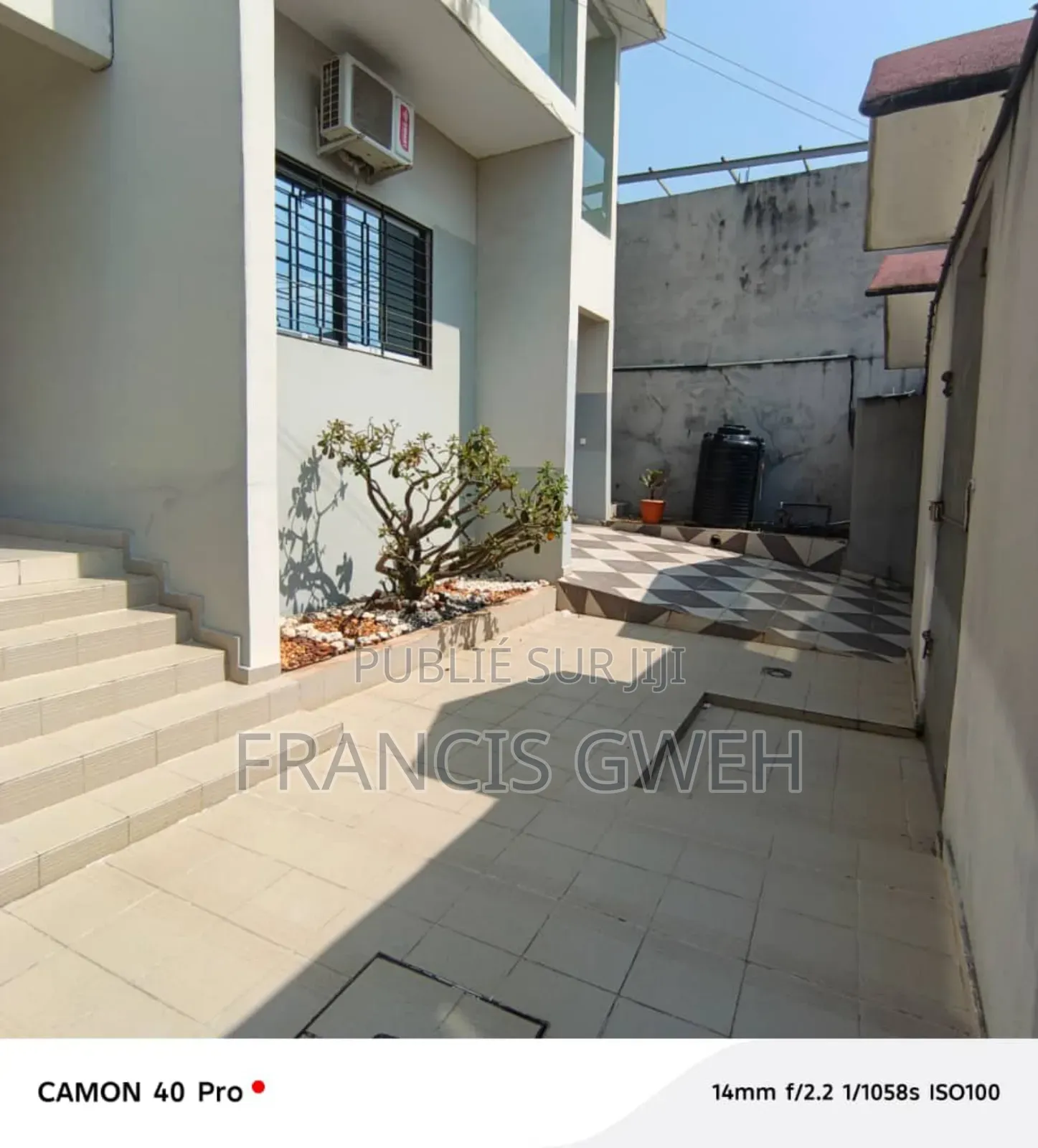 4chbre Duplex dans Francis Gweh, Cocody à Louer