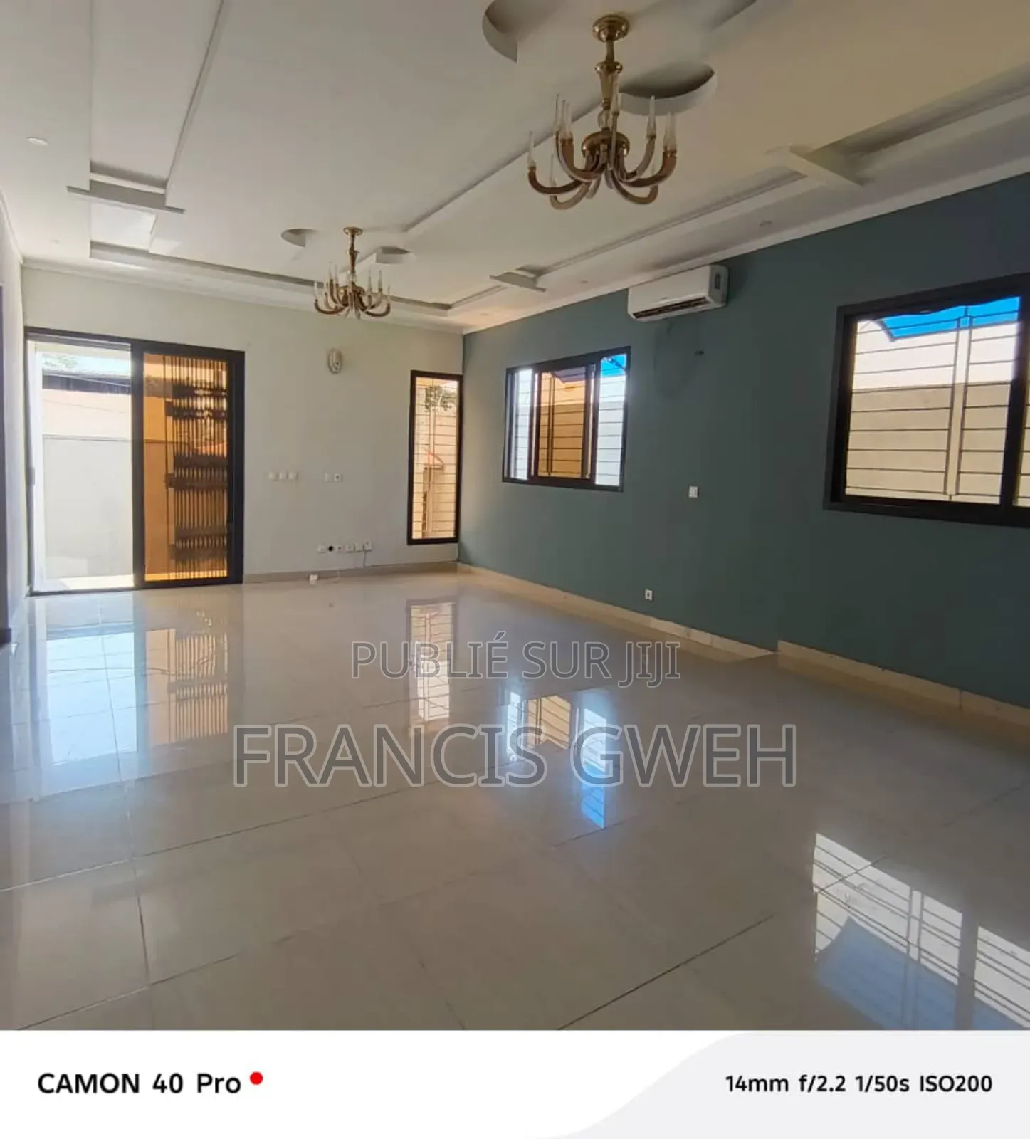 4chbre Duplex dans Francis Gweh, Cocody à Louer