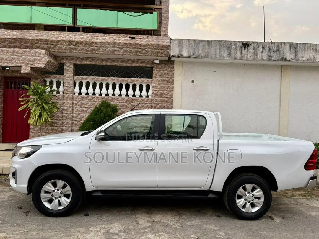 Toyota Hilux 2.4 Diesel 2020 Blanc