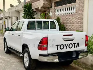 Toyota Hilux 2.4 Diesel 2020 Blanc