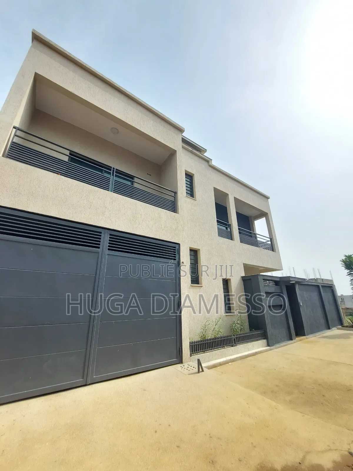 5chbre Duplex dans Diamesso, Bingerville à Vendre