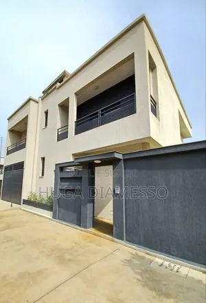 5chbre Duplex dans Diamesso, Bingerville à Vendre