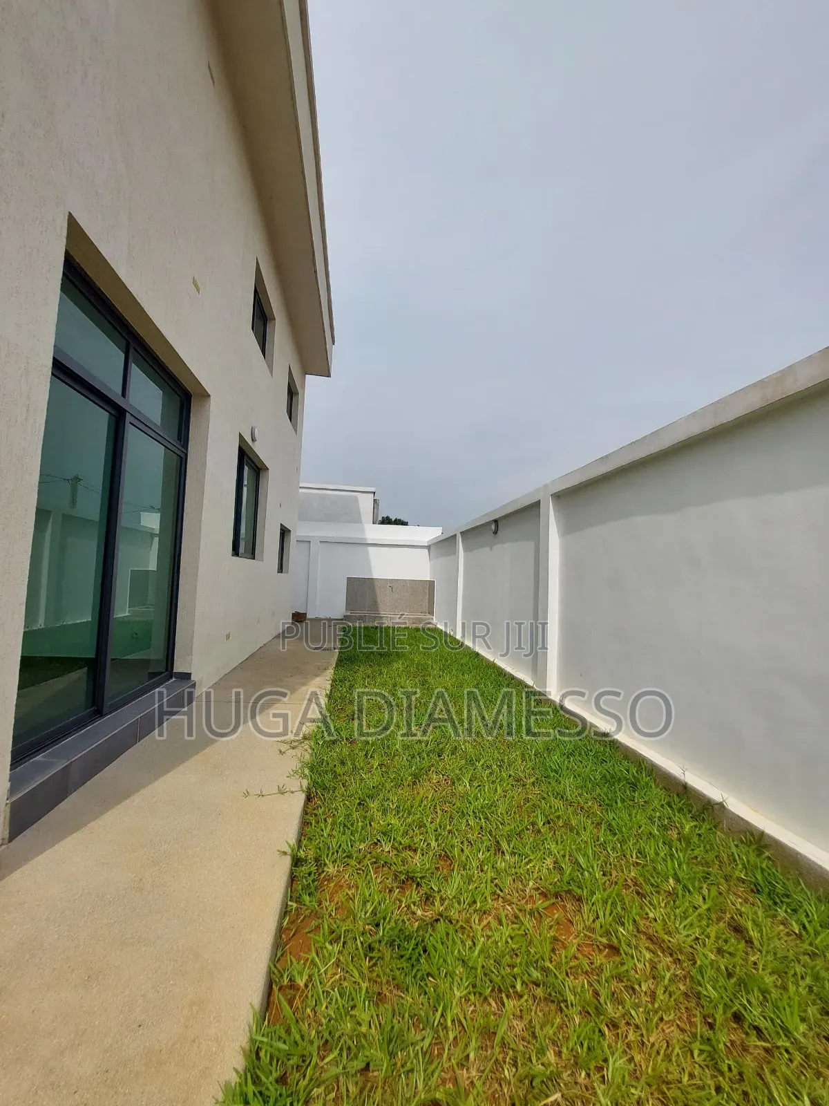 5chbre Duplex dans Diamesso, Bingerville à Vendre