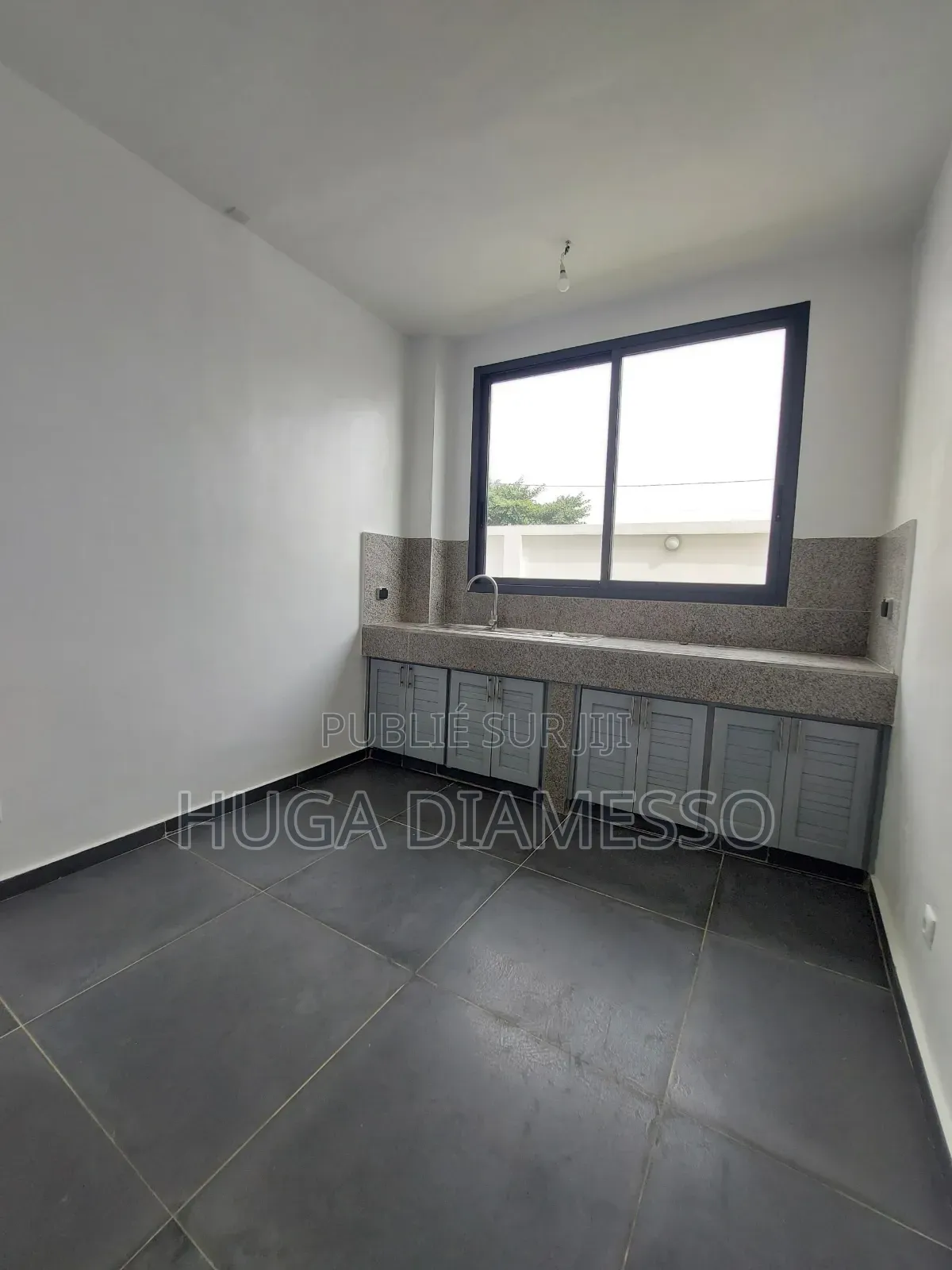 5chbre Duplex dans Diamesso, Bingerville à Vendre