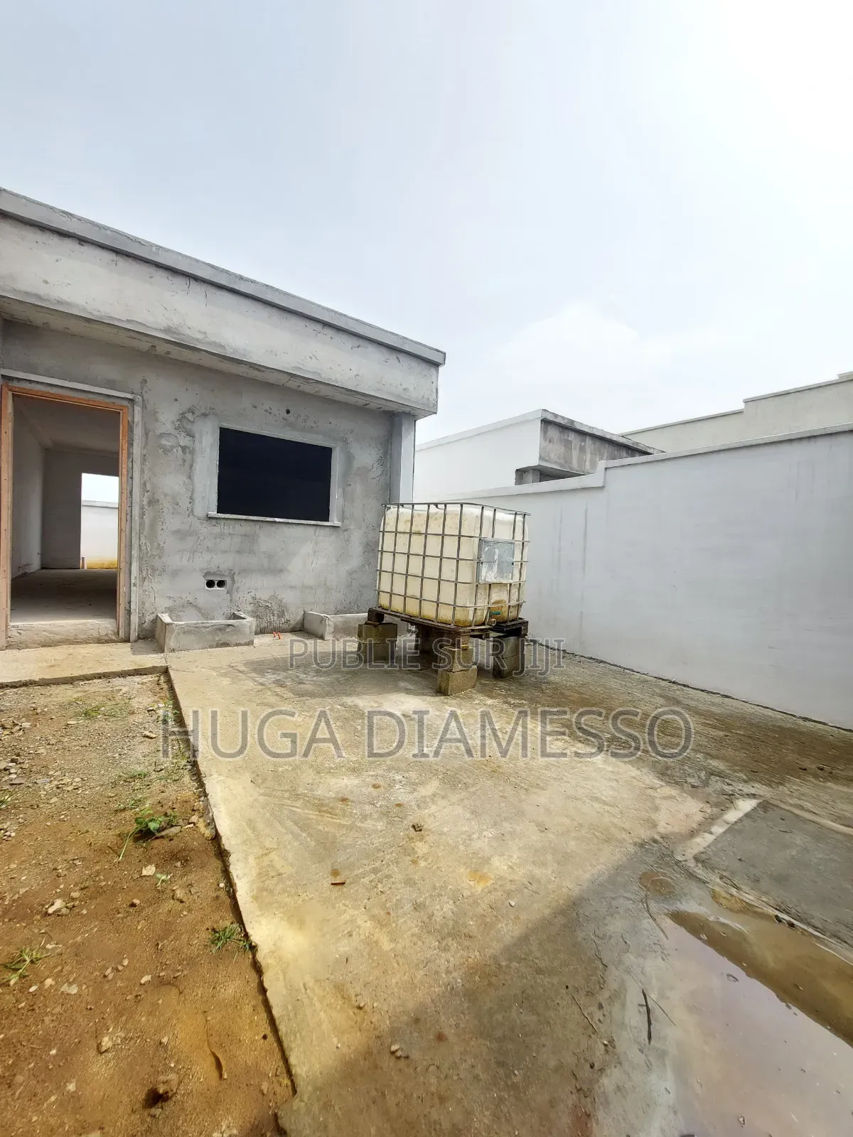 4chbre Villa dans Diamesso, Bingerville à Vendre