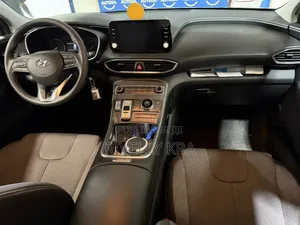 Hyundai Santa Fe SE 2021 Black