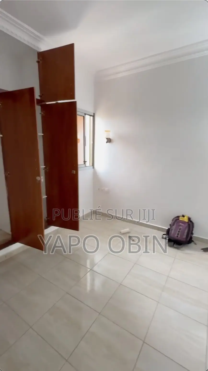 2chbre Appartement dans Cocody à Louer