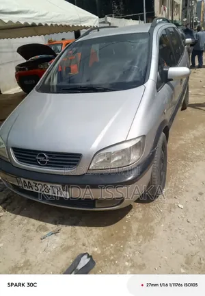 Opel Zafira 2006 Gris