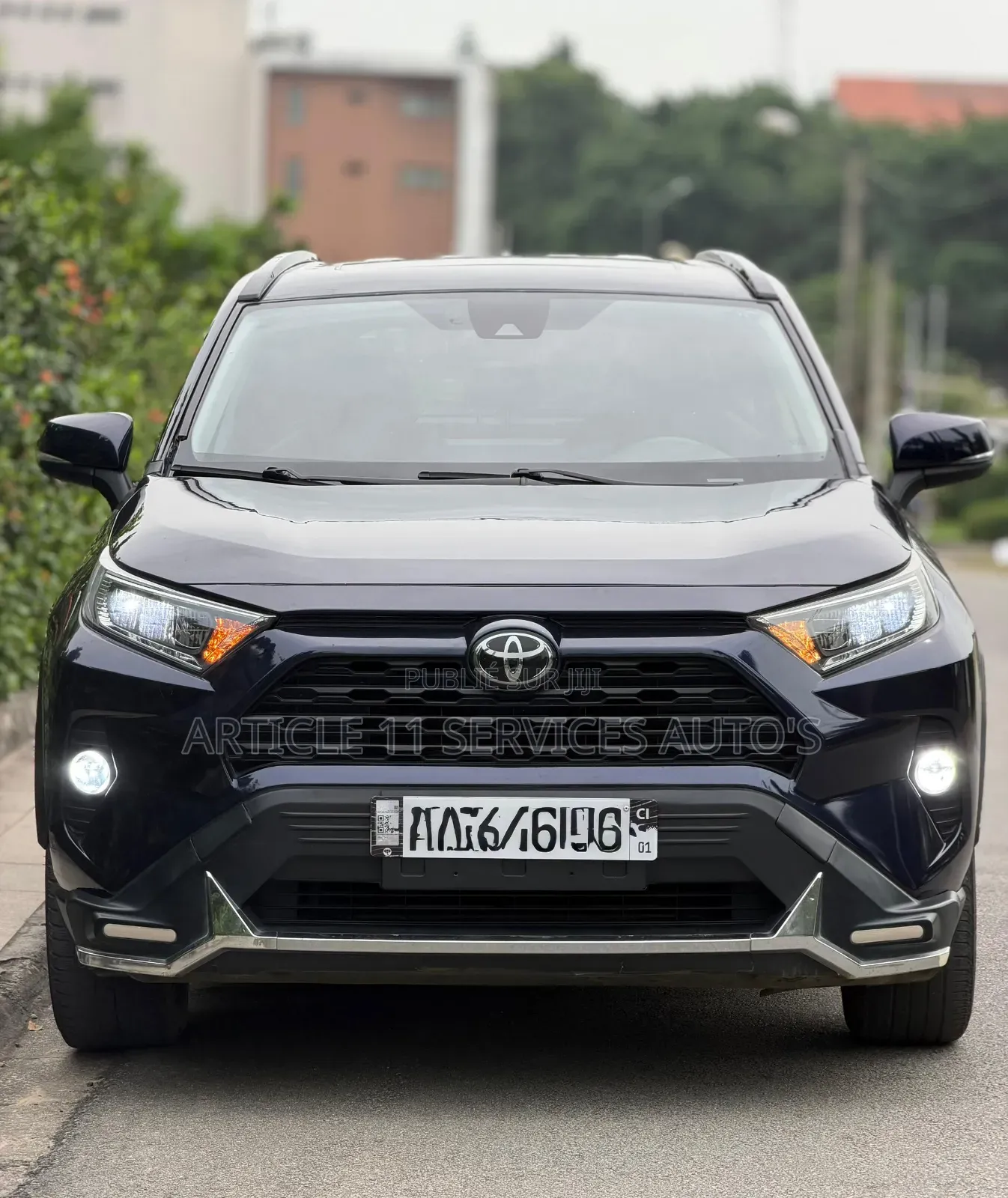 Toyota RAV4 XLE AWD 2020 Blue