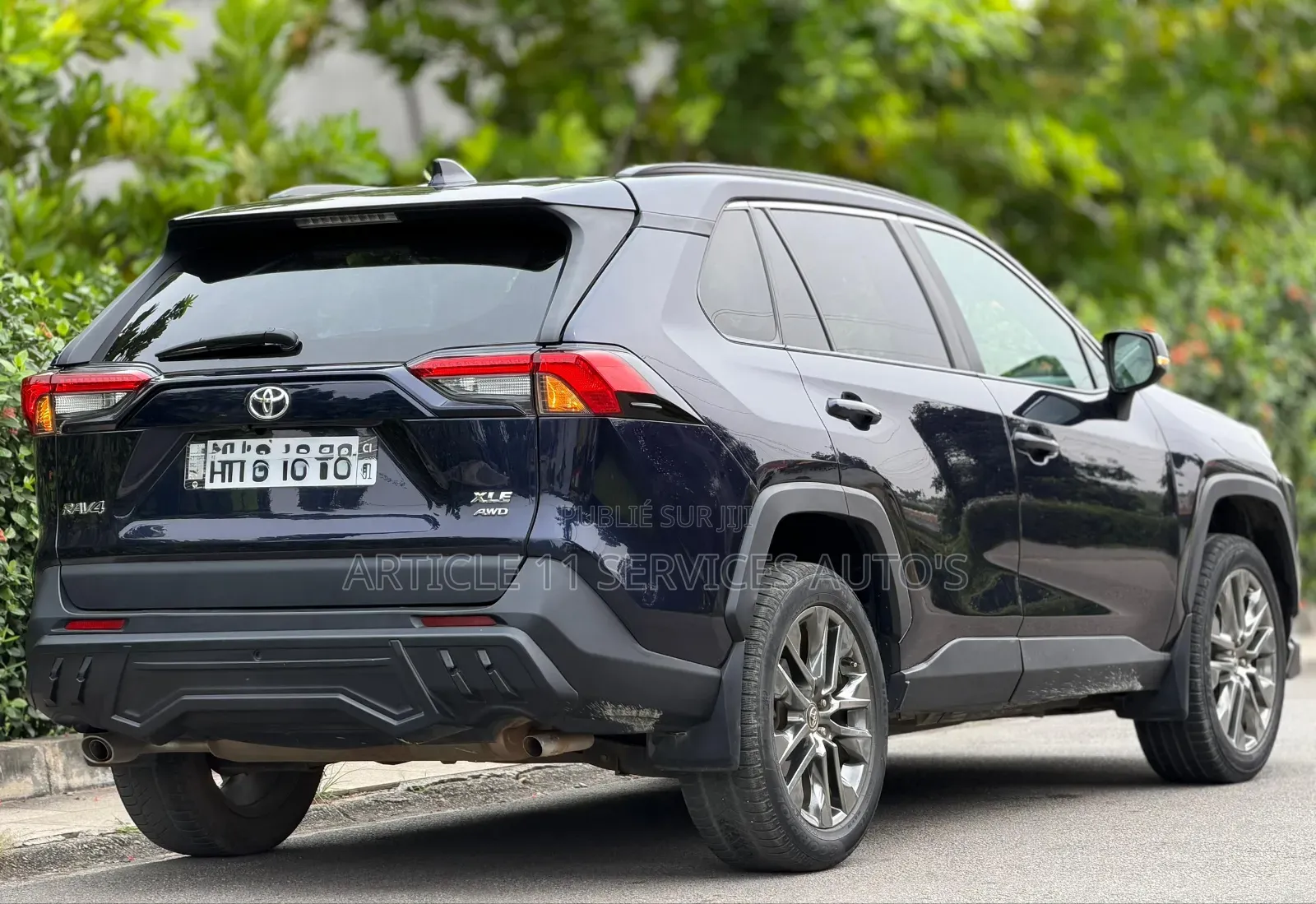 Toyota RAV4 XLE AWD 2020 Blue