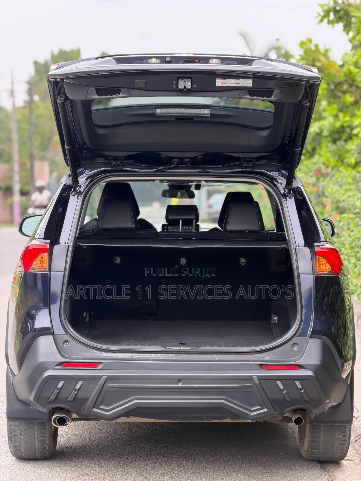 Toyota RAV4 XLE AWD 2020 Blue