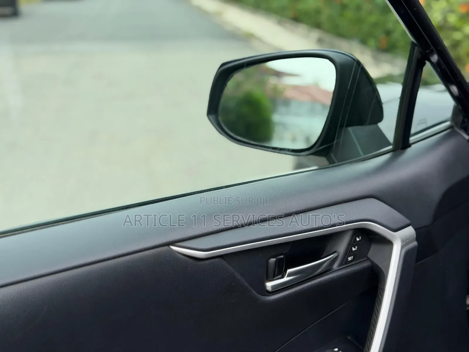 Toyota RAV4 XLE AWD 2020 Blue