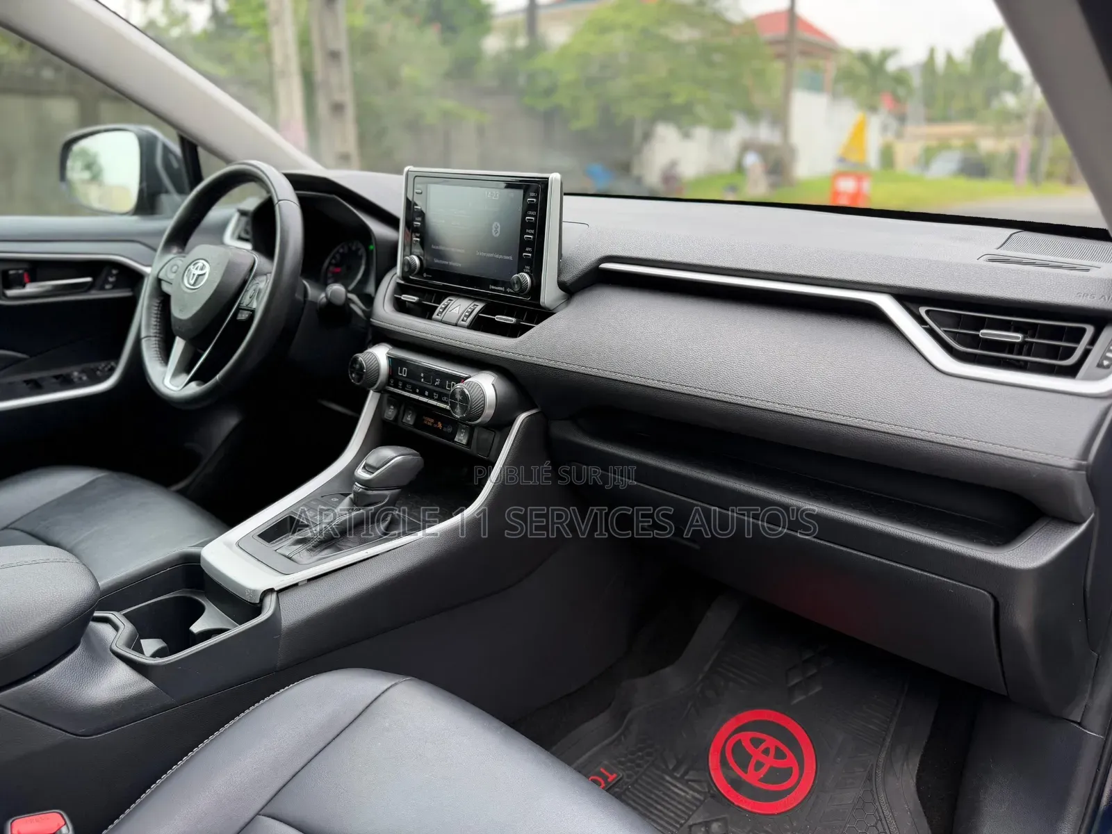 Toyota RAV4 XLE AWD 2020 Blue