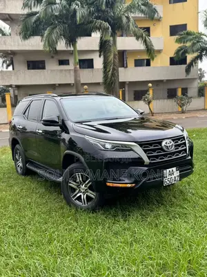 Toyota Fortuner 2024 Black