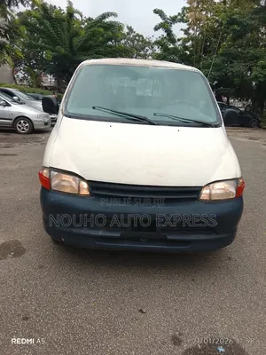 Toyota HiAce 2000 Blanc