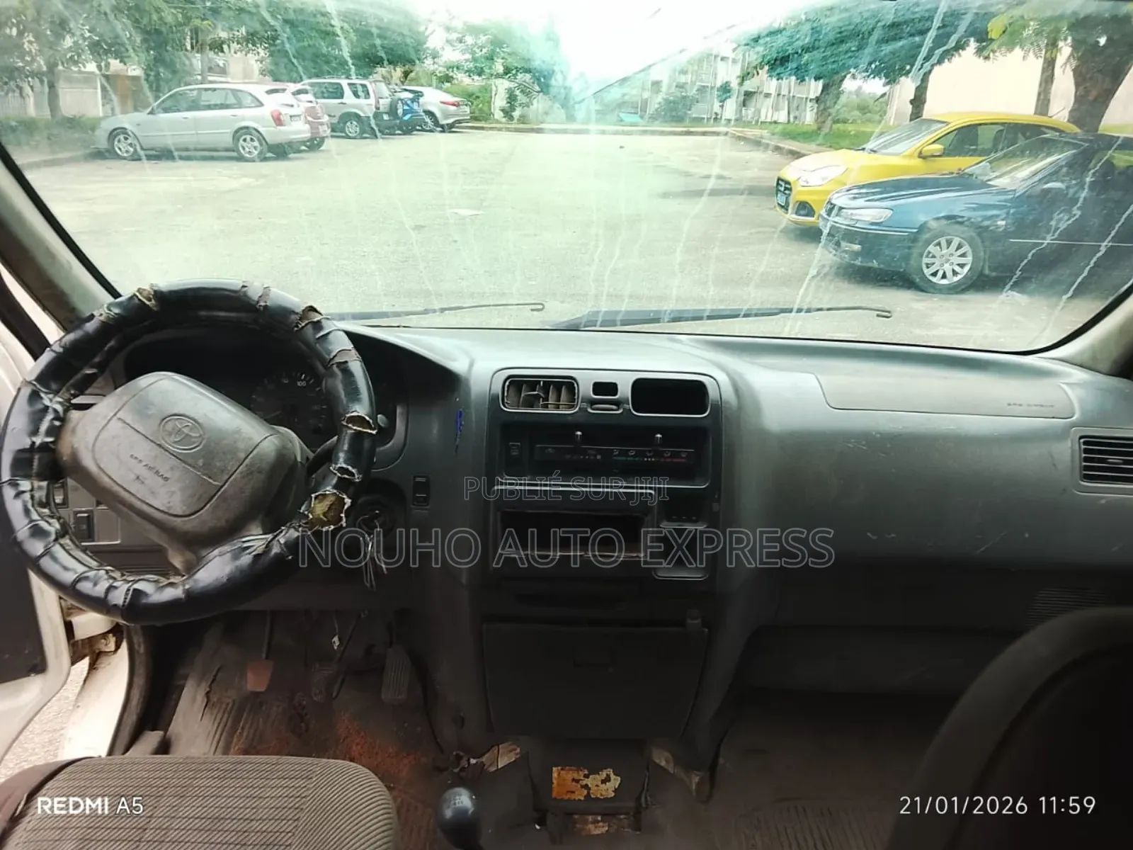 Toyota HiAce 2000 Blanc