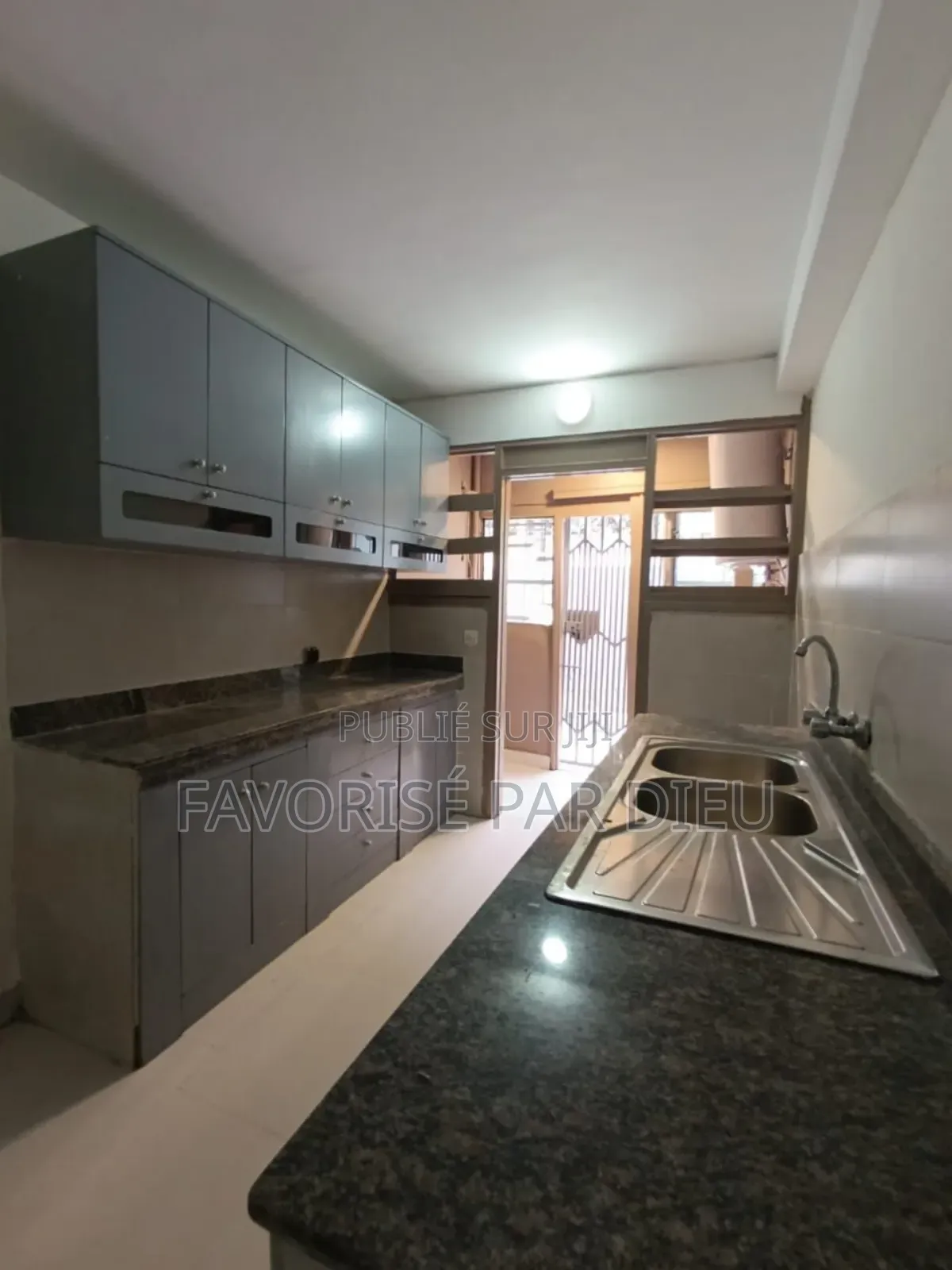 3chbre Appartement dans Cocody à Louer