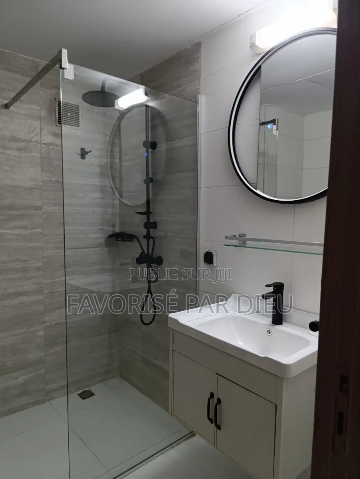 3chbre Appartement dans Cocody à Louer