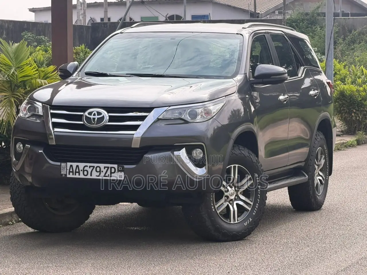 Toyota Fortuner 2023 Gris