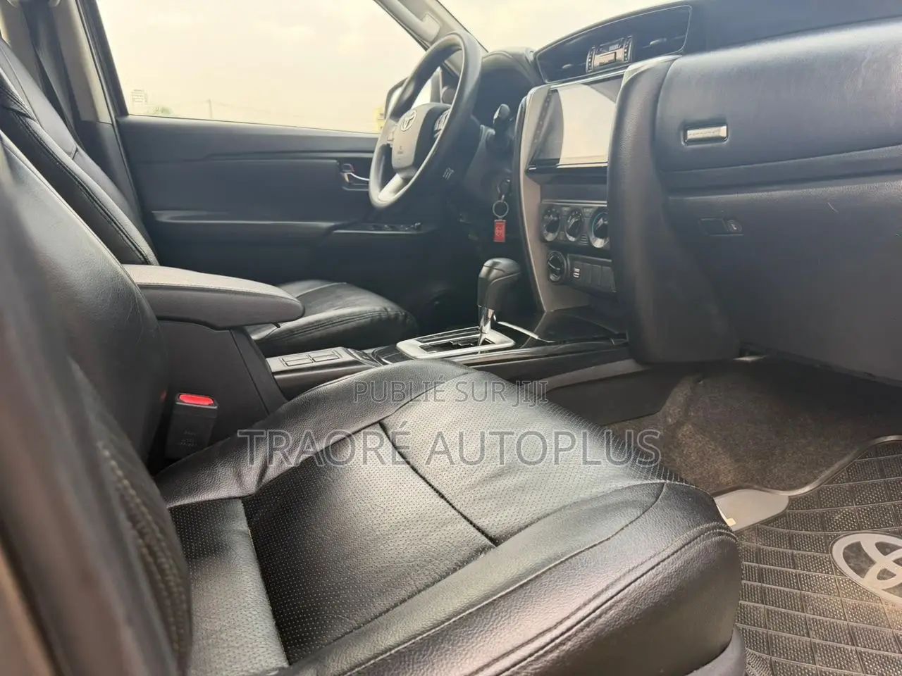 Toyota Fortuner 2023 Gris
