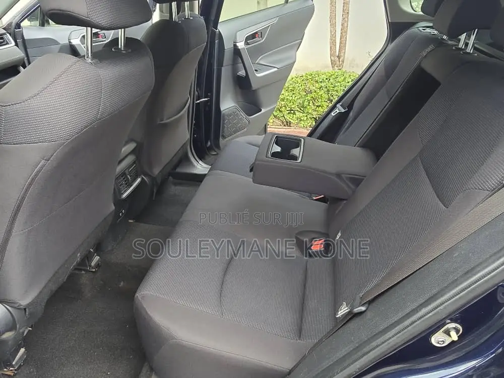 Toyota RAV4 2022 Blue