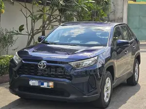 Toyota RAV4 2022 Blue