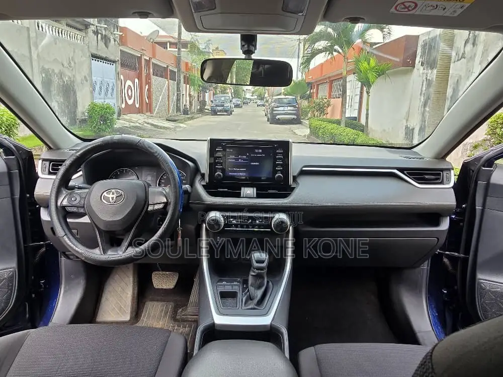 Toyota RAV4 2022 Blue