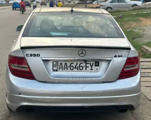 Mercedes-Benz C300 2009 Gris