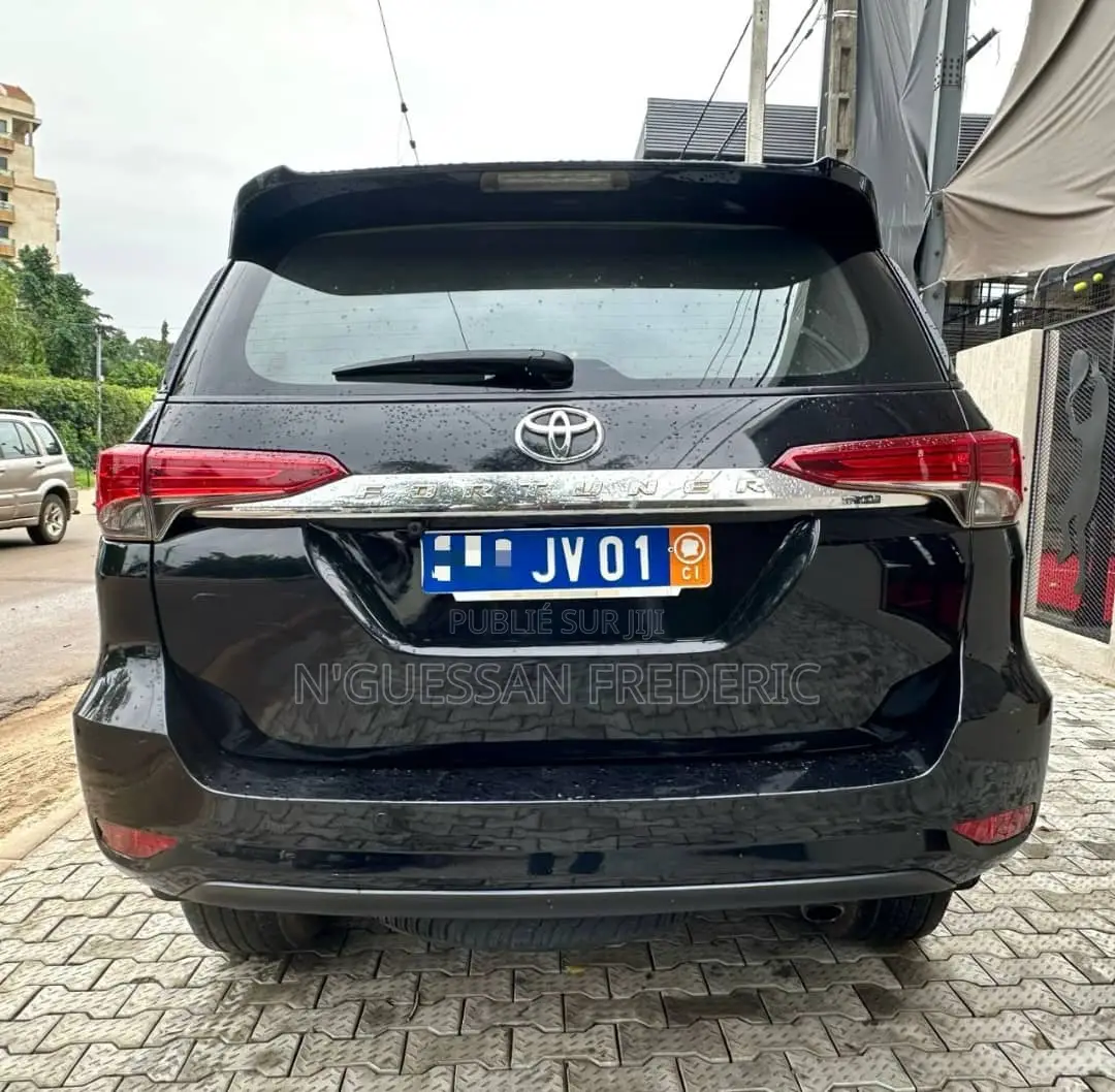 Toyota Fortuner 2020 Black