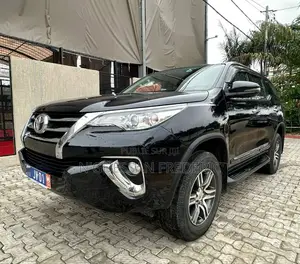 Toyota Fortuner 2020 Black