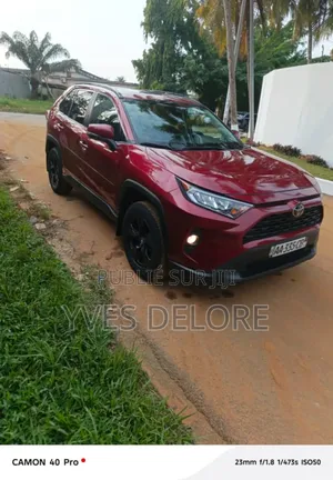 Toyota RAV4 XLE 2021 Rouge