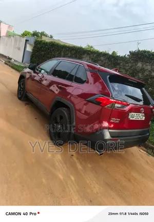 Toyota RAV4 XLE 2021 Rouge