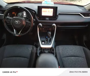 Toyota RAV4 XLE 2021 Rouge