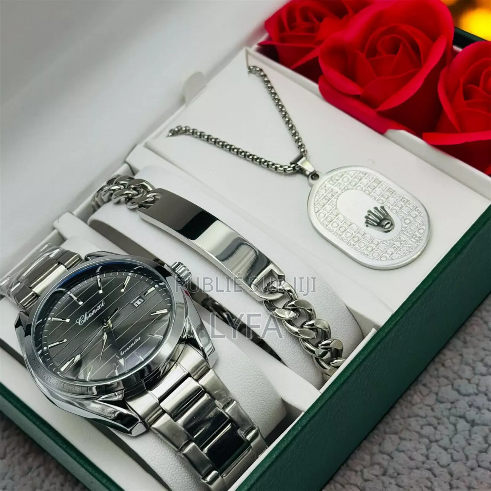 Montre Complet Homme