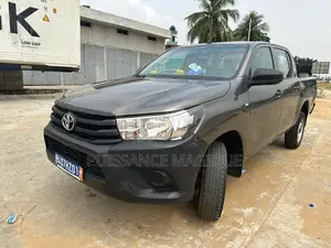 Toyota Hilux 2018 Gris